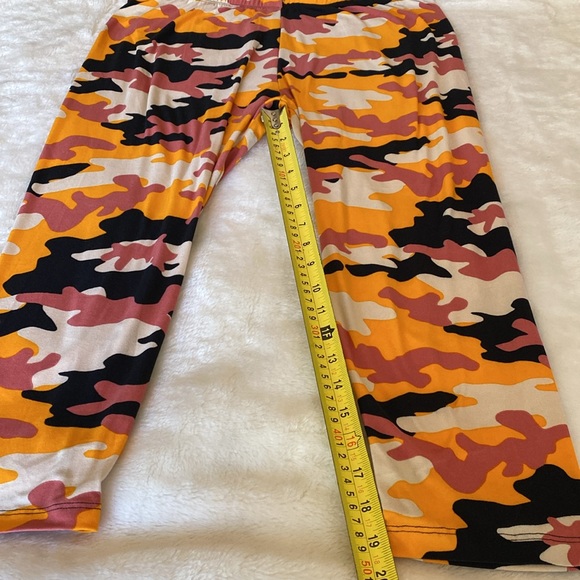 NWOT EYE CANDY  Camo Capri Cropped Leggings Plus Size 3X - Picture 5 of 12